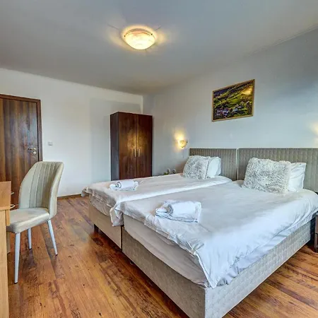 Aparthotel Silver Hills Free Parking
