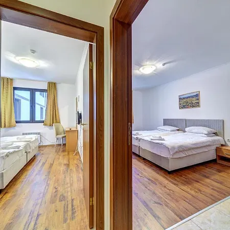 Aparthotel Silver Hills Free Parking