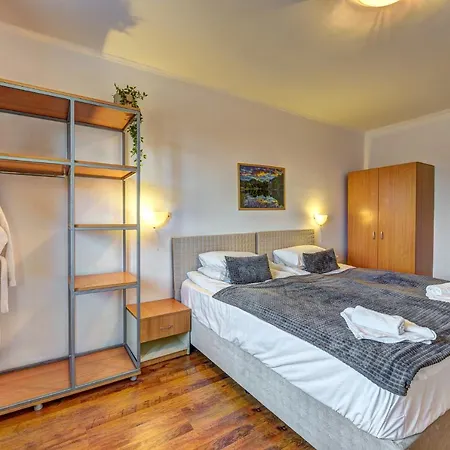 Silver Hills Free Parking 3*