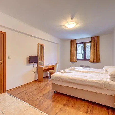 Silver Hills Free Parking 3*