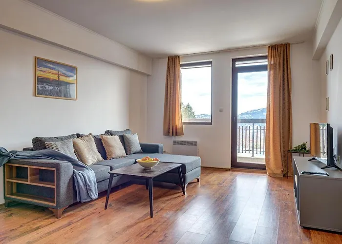 Complex Silver Hills