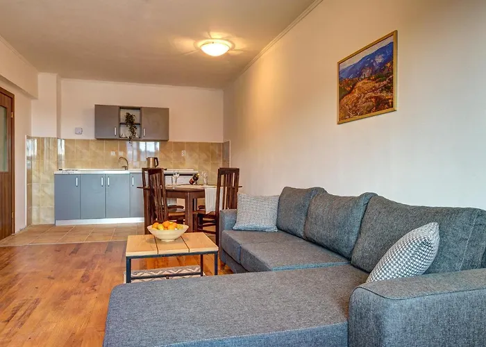 Complex Silver Hills